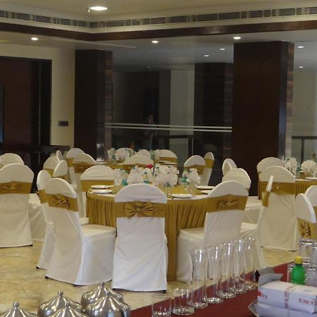 Hotel The Legend Prayagraj Exterior foto