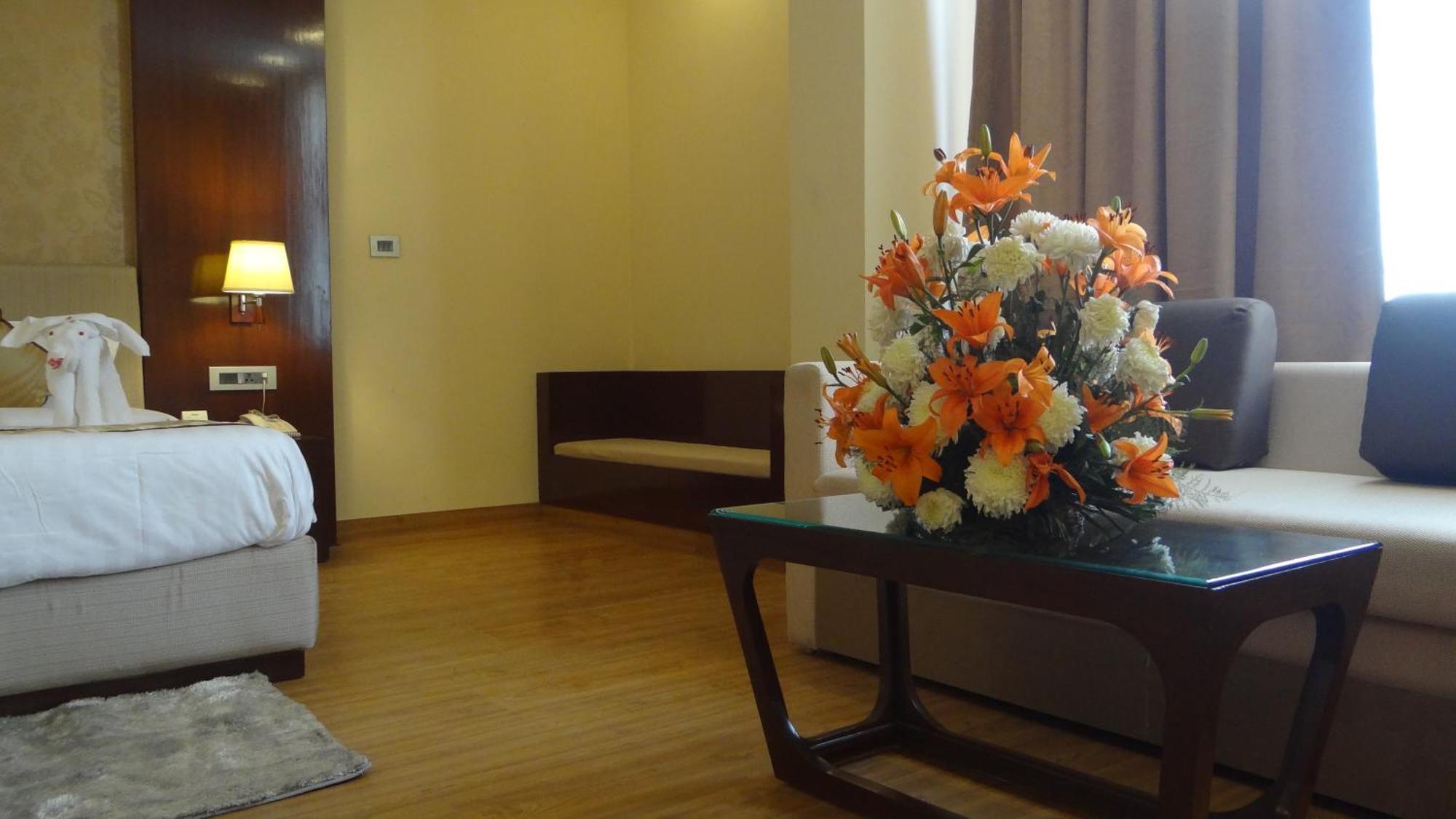 Hotel The Legend Prayagraj Exterior foto